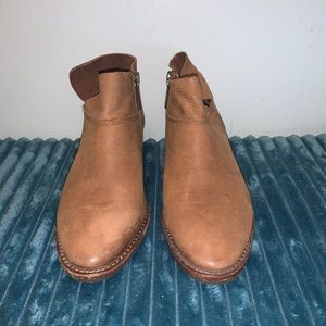 Gianni Bini Brown Booties Sz 5.5